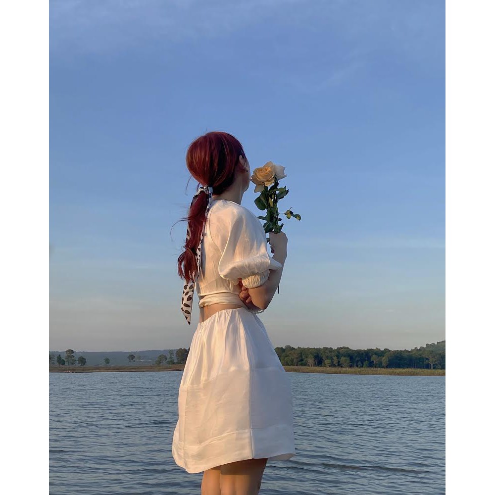 Đầm Trắng Hở Lưng Buộc Nơ EDINI - D1399 | BigBuy360 - bigbuy360.vn