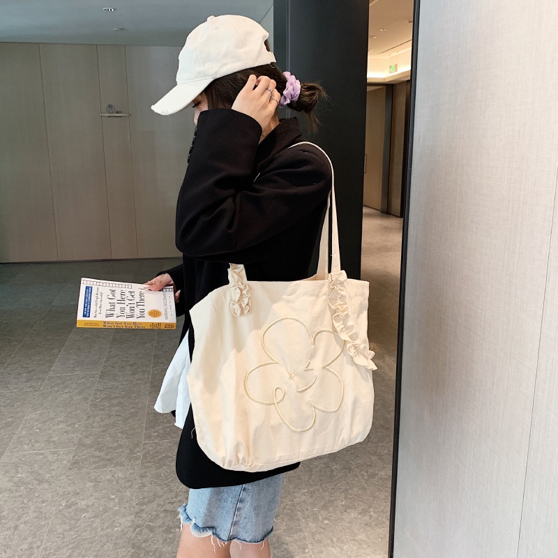 Túi Đeo Vai Vải Canvas Thêu Hoa Nhỏ Xinh Xếp Ly Thời Trang Nhật Bản Mới 2022 Cho Bạn Gái