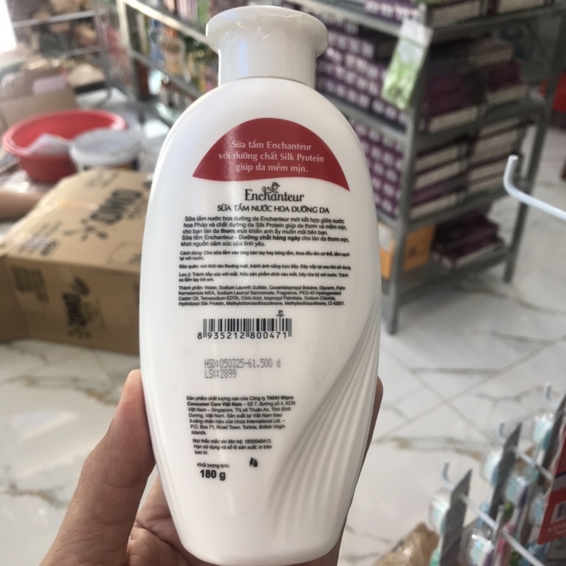 Sữa tắm nước hoa dưỡng da Enchanteur Magic 180g