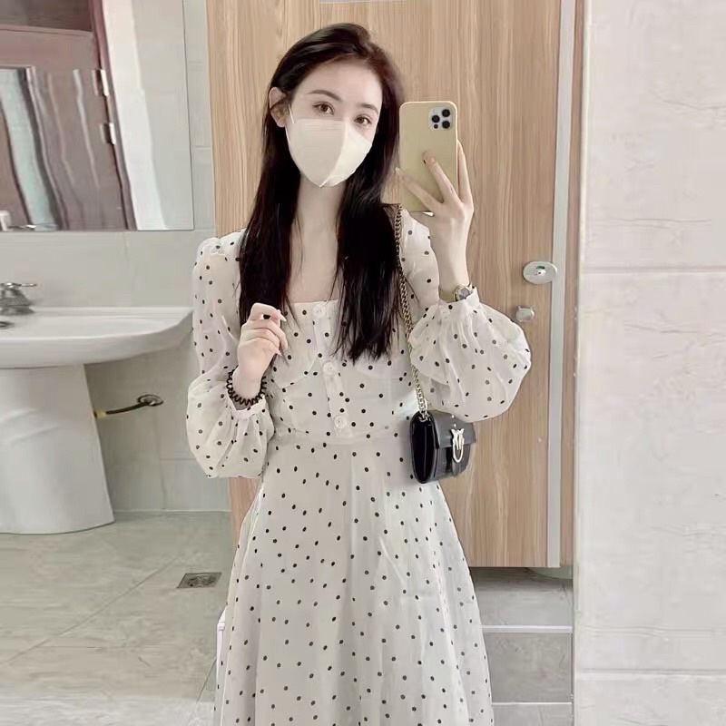 Váy Cổ Vuông Chấm Bi