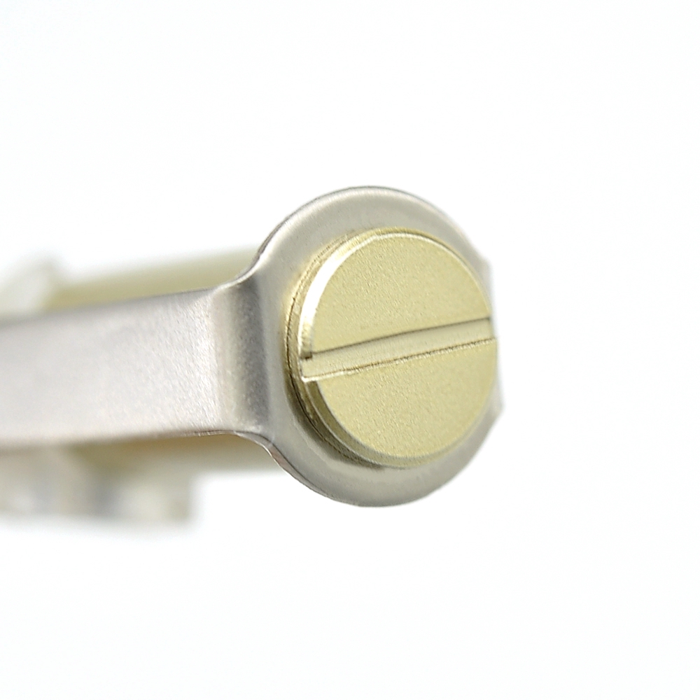 Nhíp nhổ lông mi có đèn LED