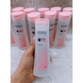 Nước hoa hồng dưỡng trắng da Pond'S