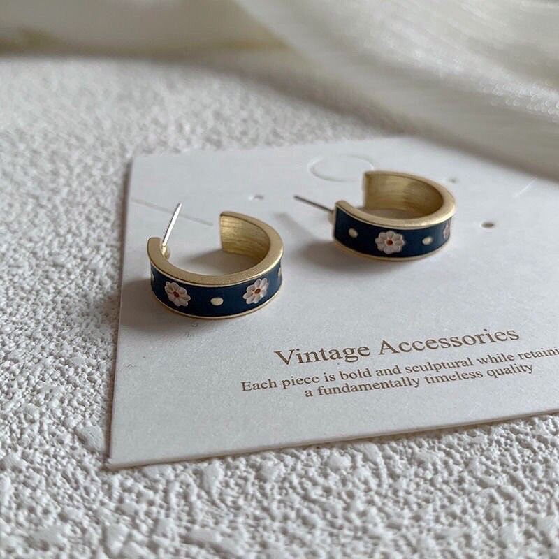 VINTAGE EARRING (BÔNG TAI )