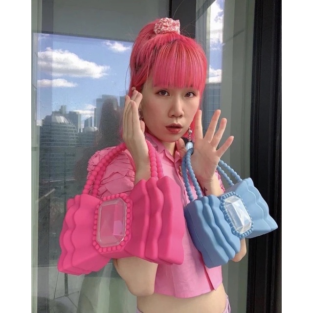 Túi xách nữ hình nơ sáng chảnh lạ mắt