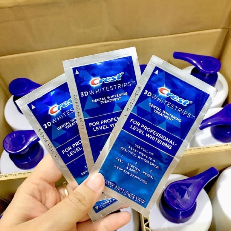 Miếng dán trắng răng Crest 3D White Whitestrips Teeth Whitening Kit