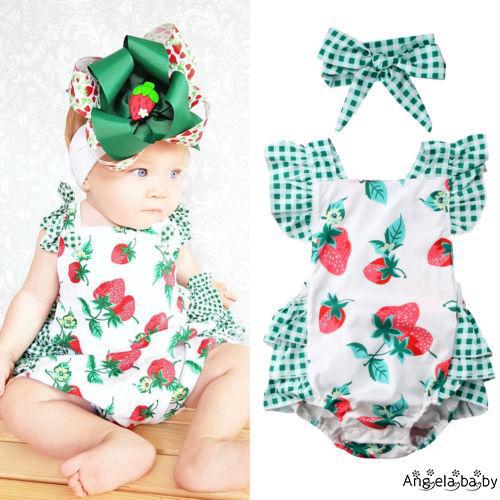 Bộ áo liền quần họa tiết hình trái dâu xinh xắn + nơ đeo cho bé