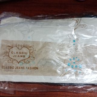 Quần bò thêu 150k