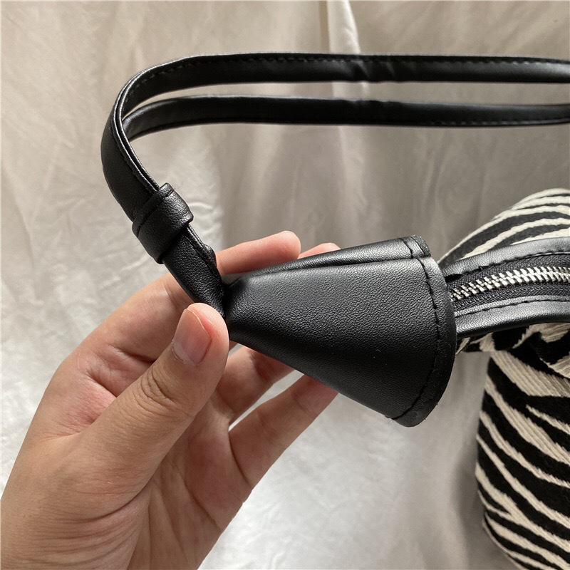 Túi Đeo Chéo Họa Tiết Ngựa Vằn Vintage Cho Nữ