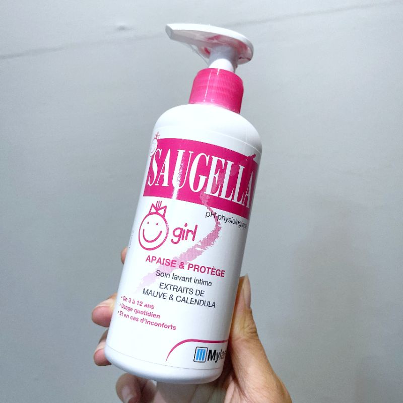 Dung dịch vệ sinh cho bé 3 tuổi+ Saugella Pháp 200ml