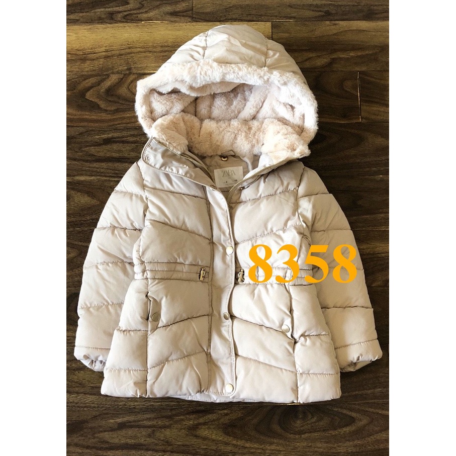 SALE 280K * Mã 8358: Áo phao béái hàng VNXK, mũ lót lông thỏ mịn siêu ấm. Chít eo điệu đà. Mẫu mới hot trend