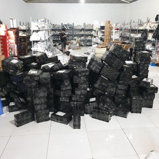 Giày thể thao sneaker v2 true . .