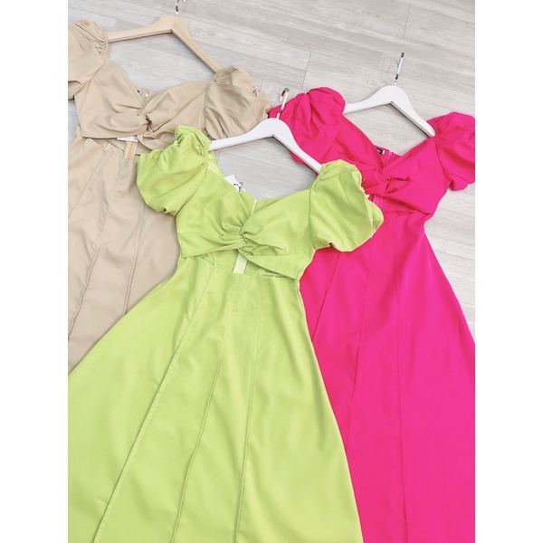 Váy xoắn ngực li dọc tay bồng hot hit