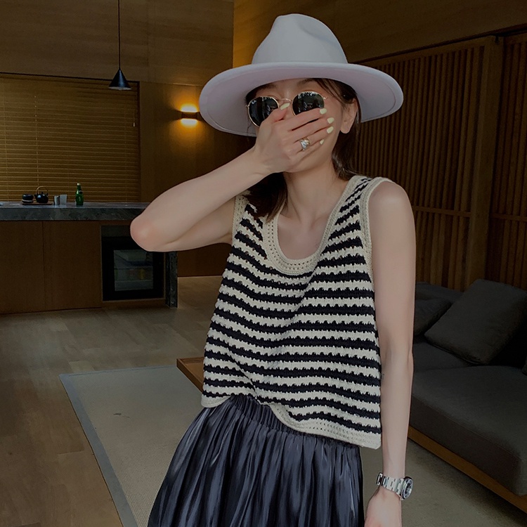 Áo Croptop Sát Nách Hoạ Tiết Kẻ Sọc Thiết Kế Mới Thời Trang Mùa Hè