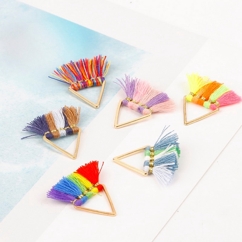 Set 2 phụ kiện hình tam giác nhỏ bằng kim loại phối tua rua cotton polyester 25mm với 17 màu dùng làm móc khóa diy