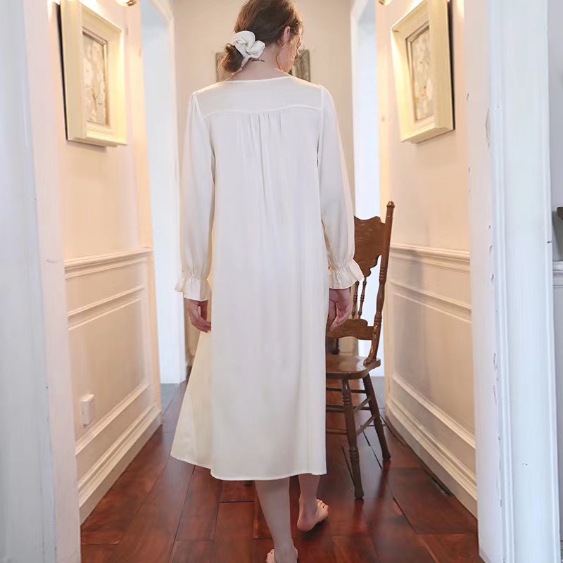 Đầm ngủ lụa thiết kế cao cấp phong cách công chúa cổ điển | BigBuy360 - bigbuy360.vn