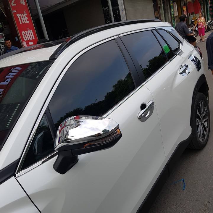 Nẹp viền chân kính, cong kính full bộ inox theo xe Toyota Cross 2021