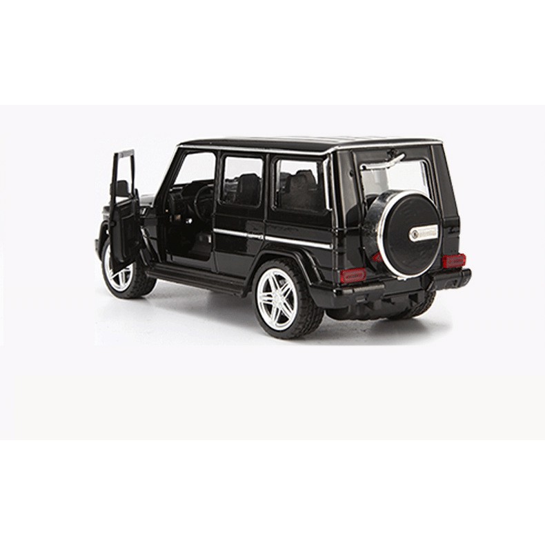 Mô hình xe Mercedes G63 tỉ lệ 1:24 hãng XLG giá rẻ, có đế trưng bày sang chảnh