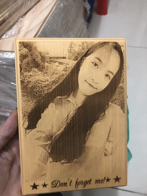 Khung Ảnh Gỗ Khắc Hình Ảnh Chân Dung Theo Yêu Cầu