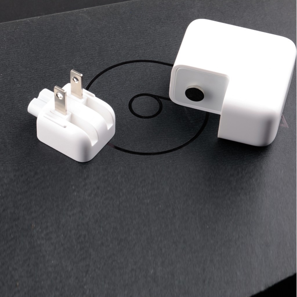 Đầu cắm sạc điện 2 chấu gấp gọn cho iPad, Macbook, Macbook ProPro, Macbook 12, Macbook Air -dc4439