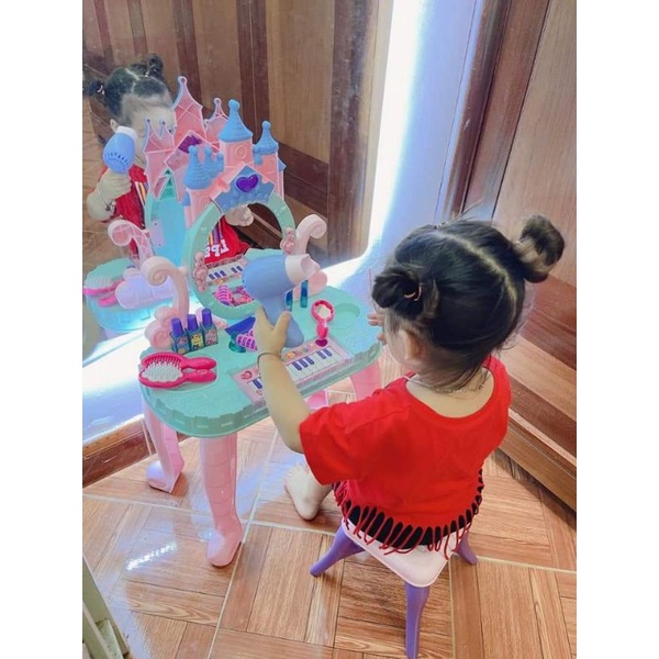Bàn trang điểm lâu đài kèm đàn