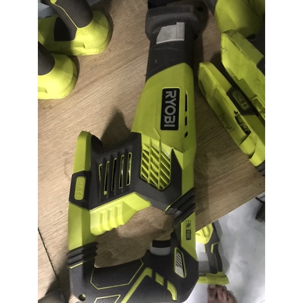 Cưa kiếm 18v Ryobi RRS1810