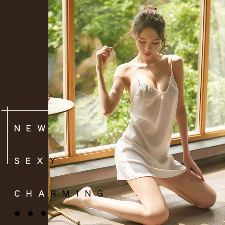 Đầm ngủ phi lụa màu trắng hai dây hở lưng gợi cảm | BigBuy360 - bigbuy360.vn