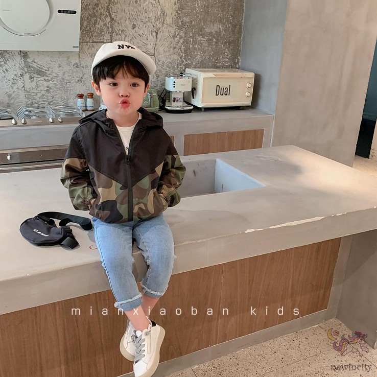 Áo khoác dài tay có nón in họa tiết rằn ri cho bé trai