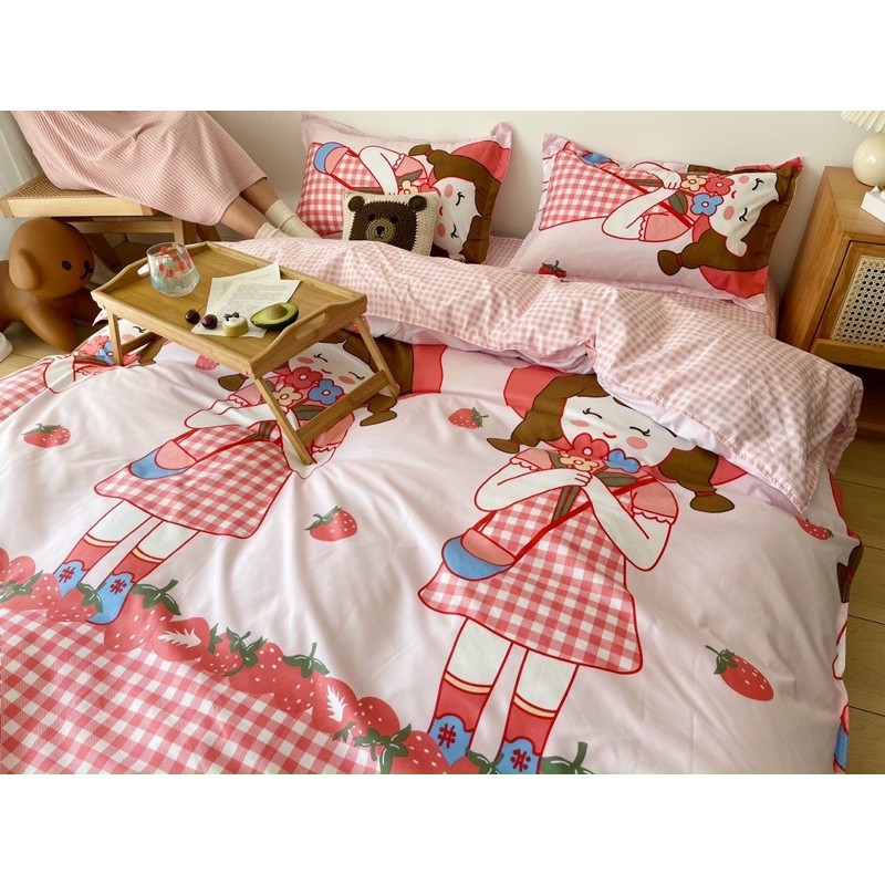 SET CHĂN GA COTTONG POLY MẪU CÔ GÁI DÂU TÂY