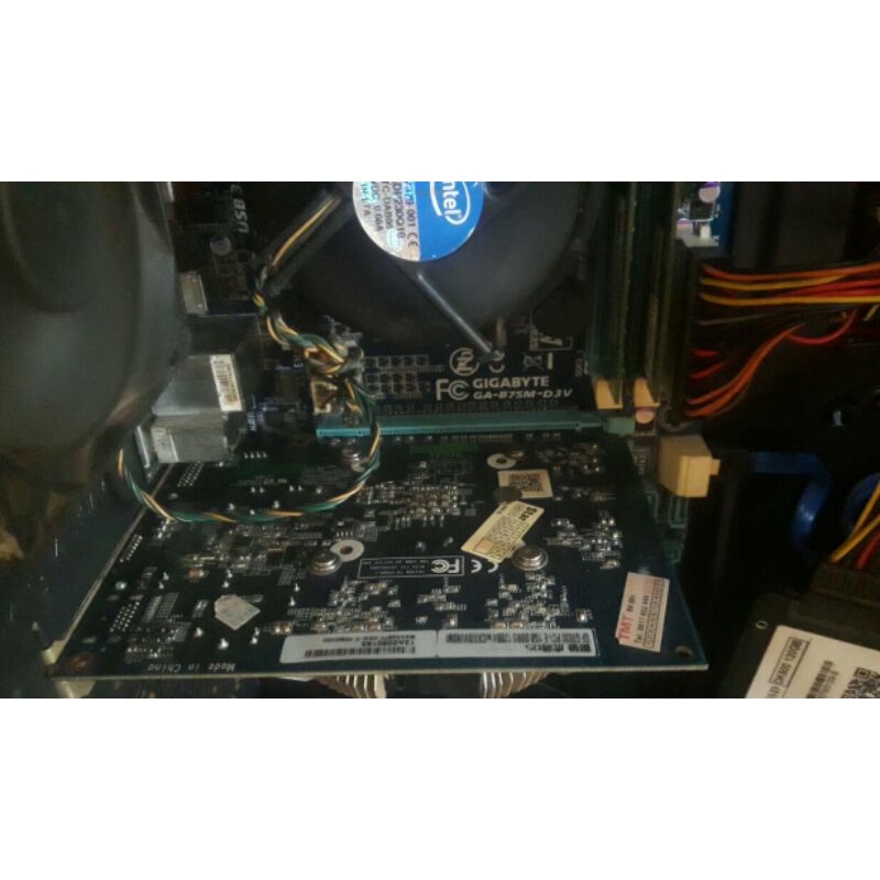 Thùng cpu chơi game Core i5 3470 4 nhân 4 luồng thực.