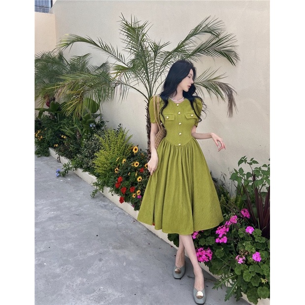 Váy Đũi Gân Xốp Vân Dọc Khuy Vàng 2 Màu Siêu Xinh