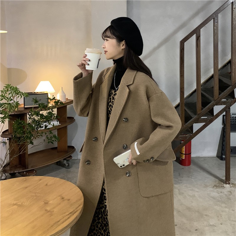 Áo dạ dáng dài màu nâu tây túi hộp kết hợp với váy hai dây da beo nổi bật thu đông Inin Shop