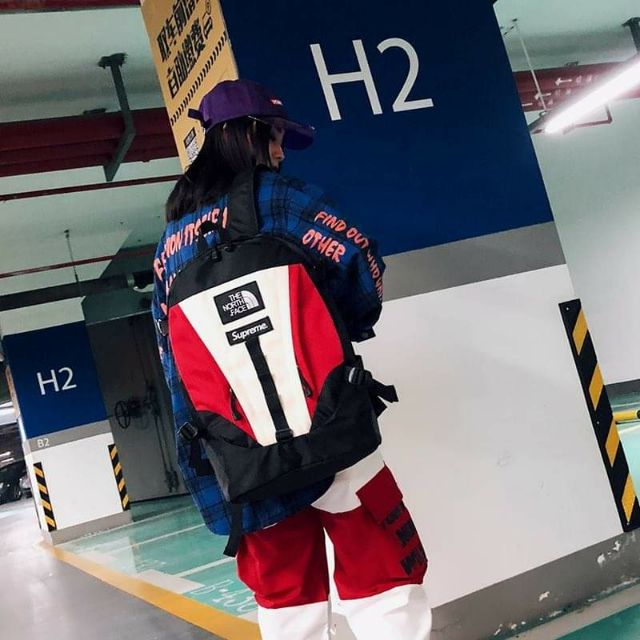 Balo Supreme x tnf 2021