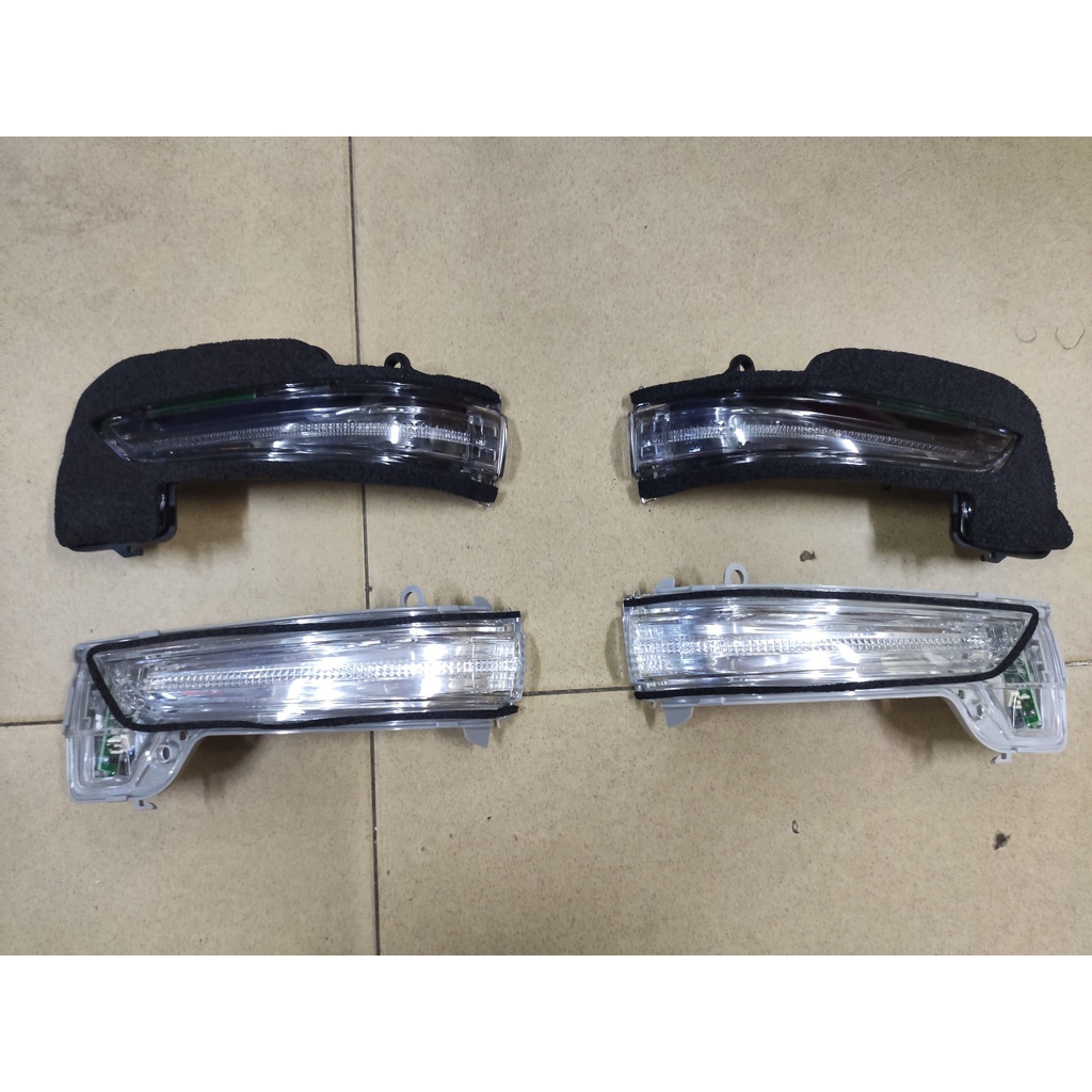 Đèn Xi Nhan Gương Chiếu Hậu Toyota Innova ,Fortuner ,Hilux Đời (2016-2020) New !!! (GIAO HÀNG HOẢ TỐC NỘI THÀNH HÀ NỘI)