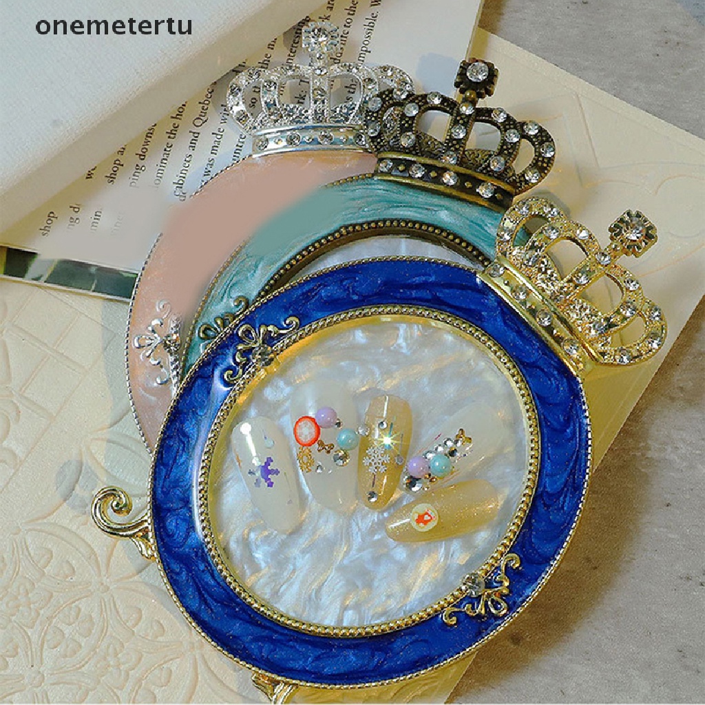 1 Khay Trưng Bày Móng Tay Giả Hình Vương Miện Đính Ngọc Trai