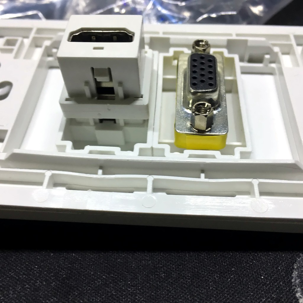 Mặt nạ âm tường HDMI +vga hàng chất lượng cao