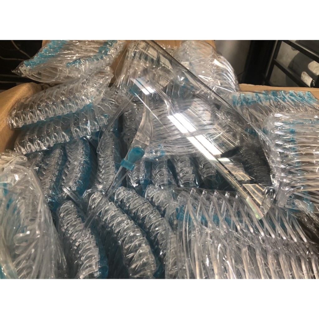 Kính chắn giọt bắn che hết mặt FACE SHIELD chống giọt bắn tiện dụng