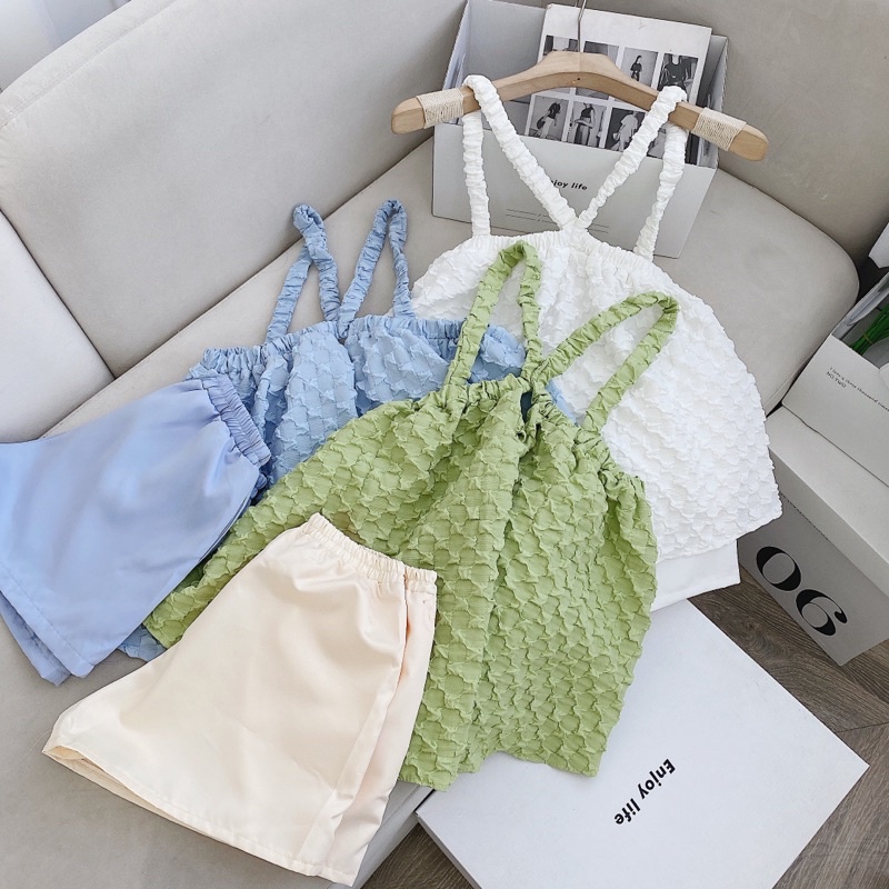 Set áo 2 dây dáng xoè chất xốp nổi phối quần short
