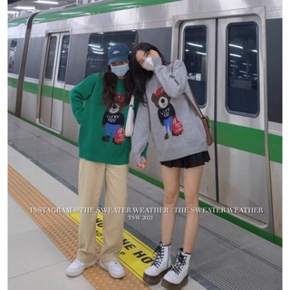 Áo len đôi bạn hình gấu oversize