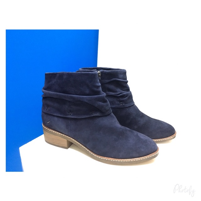 Bốt hiệu Tẩmis xuất Đức