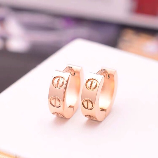 Bông tai nữ titan khoen tròn cartier BT20