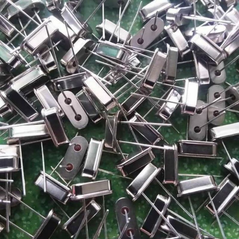 14 chiếc thạch anh mic