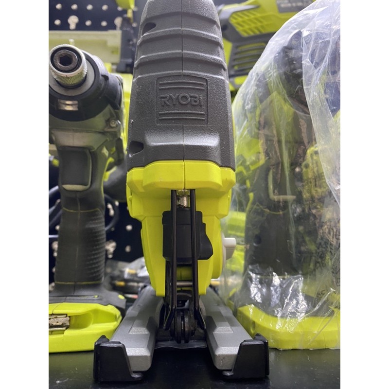 Cưa lọng cầm tay pin Brushless Ryobi