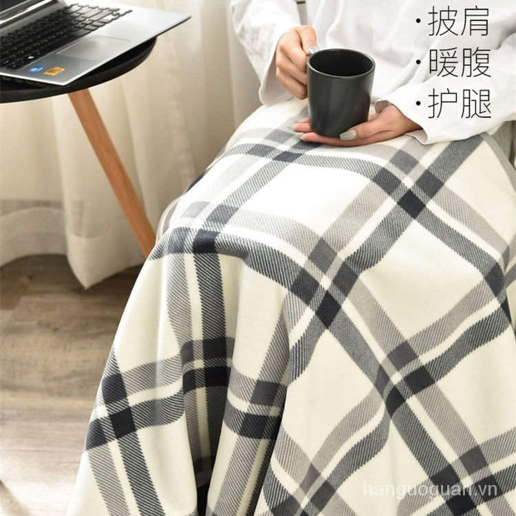 Chăn giữ ấm chất liệu nỉ dày dặn thời trang thu đông cho văn phòng | BigBuy360 - bigbuy360.vn