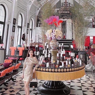 ĐẦM CỔ LỆCH PHỐI NÚT