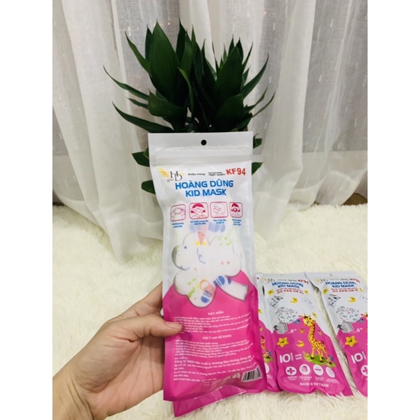 Khẩu trang trẻ em 4 lớp KF94 sản xuất theo công nghệ Hàn Quốc giúp bé kháng khuẩn , chống bụi , an toàn cho bé