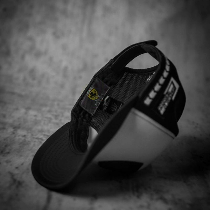 Nón kết-Mũ lưỡi trai Ferrari Cap ngựa đen siêu chất- thời trang nam nữ- hàng VNXK- Trắng đen