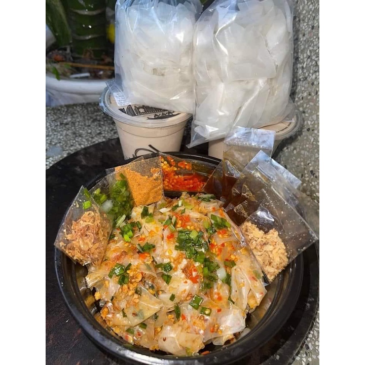 Bánh tráng trộn mỡ hành mắm me lục vị độc quyền Snack Cô Tấm ngon đỉnh Hà Nội