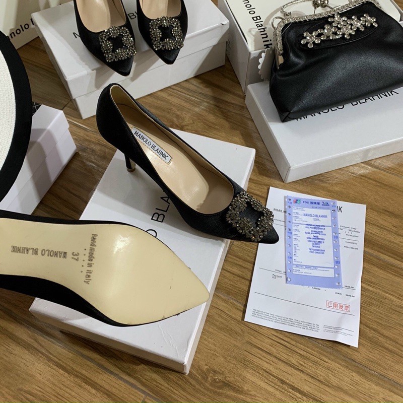 Giày Manolo đá lụa