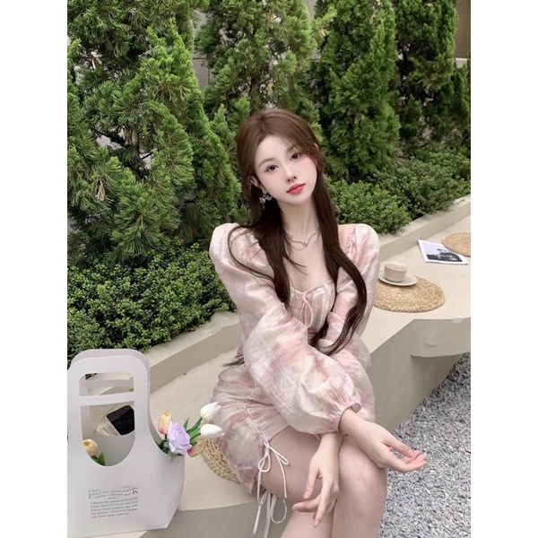 Váy trễ vai dài tay phối dây rút ôm dáng tiểu thư