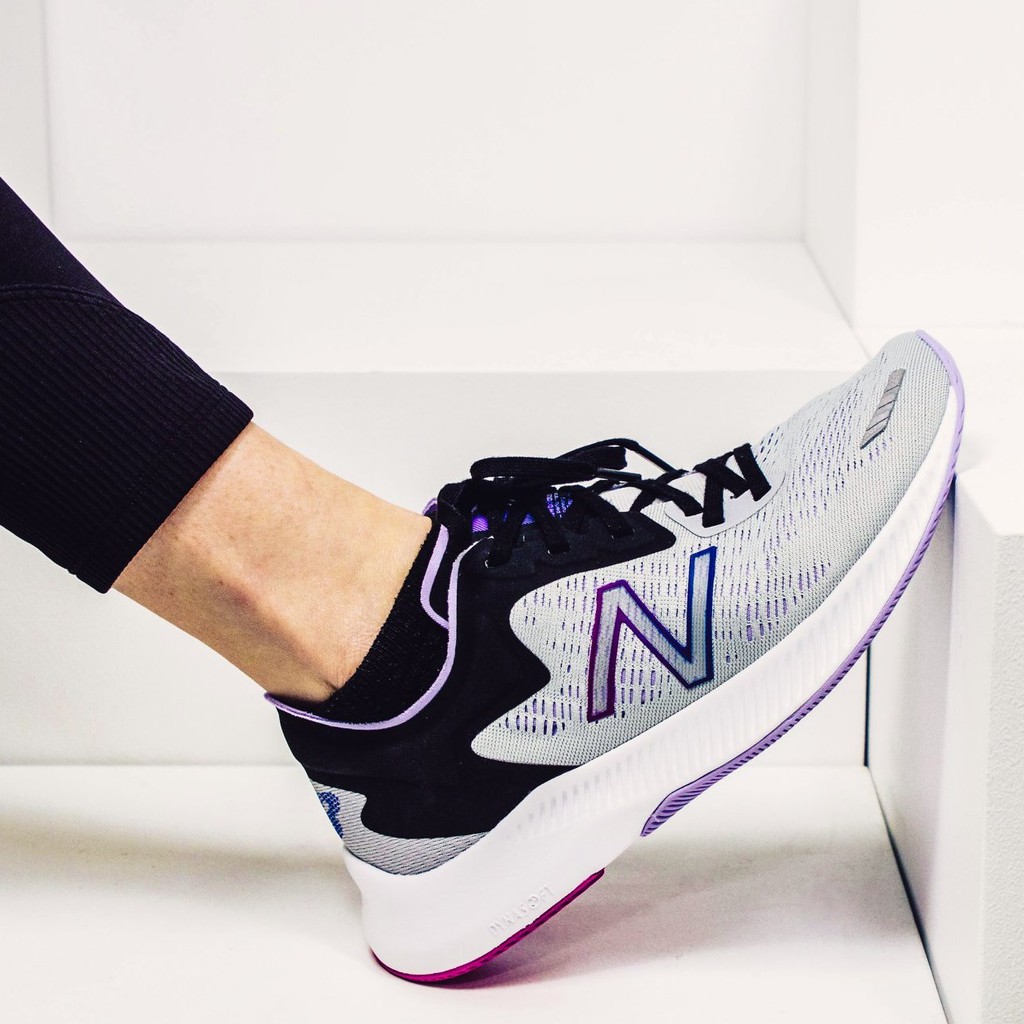 Giày chạy bộ nữ NEW BALANCE Fitness WPESULM1